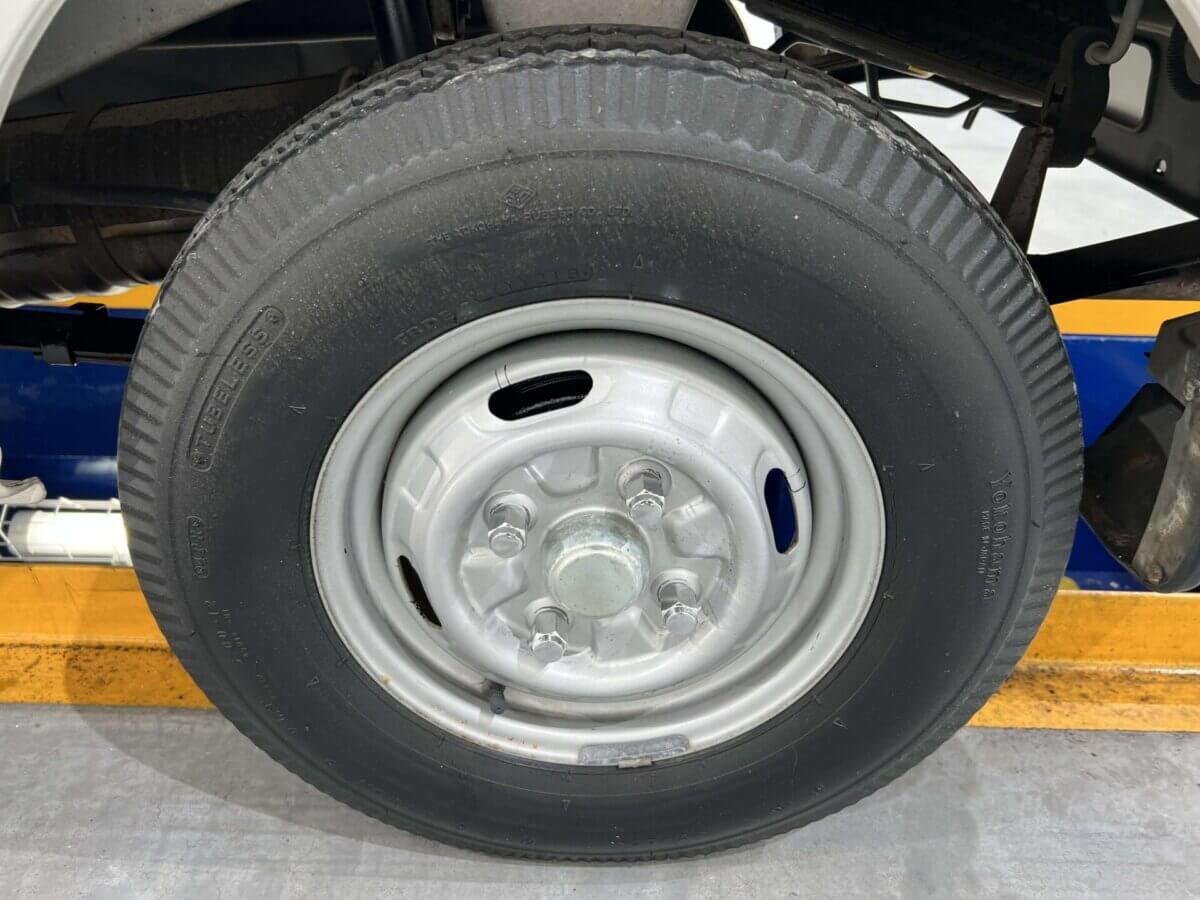 1998 Mitsubishi Minicab JDM car for sale — photo 17 of 25