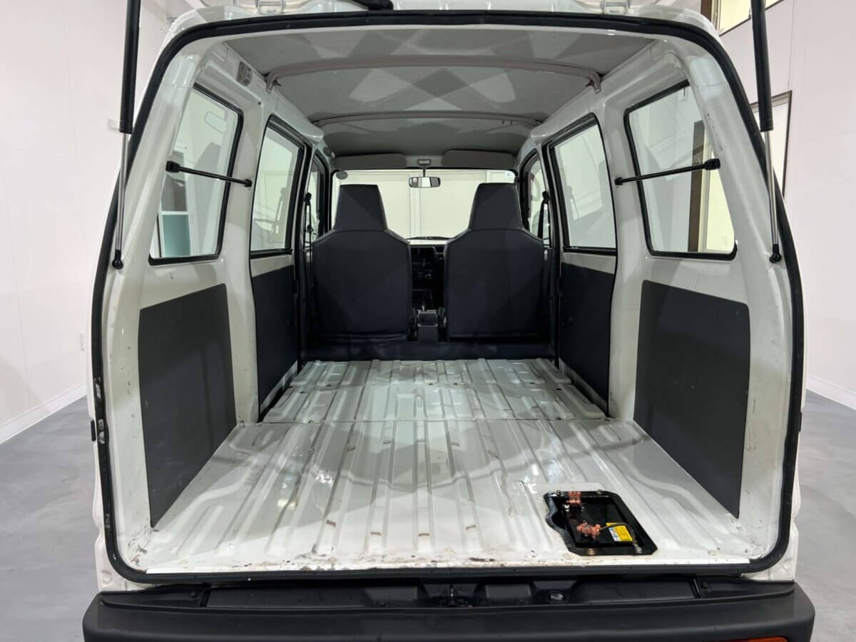 1998 Mitsubishi Minicab JDM car for sale — photo 14 of 25