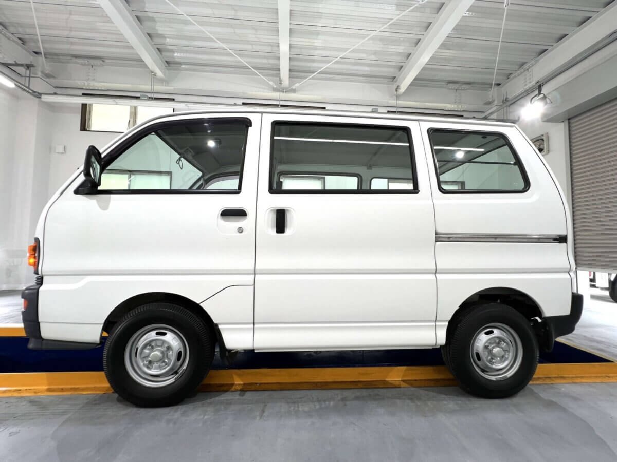 1998 Mitsubishi Minicab JDM car for sale — photo 3 of 25