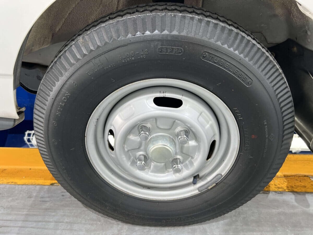1998 Mitsubishi Minicab JDM car for sale — photo 18 of 25