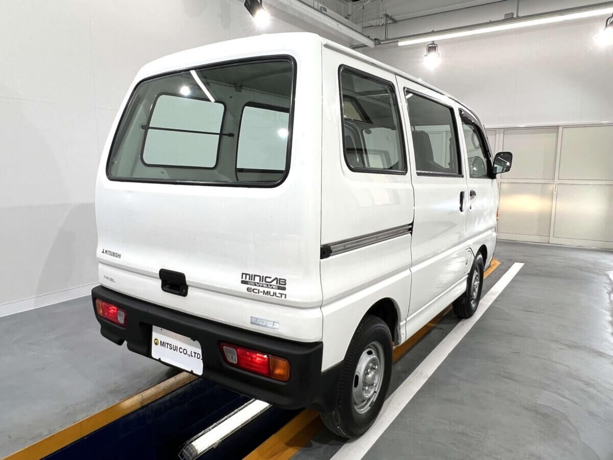 1998 Mitsubishi Minicab JDM car for sale — photo 5 of 25