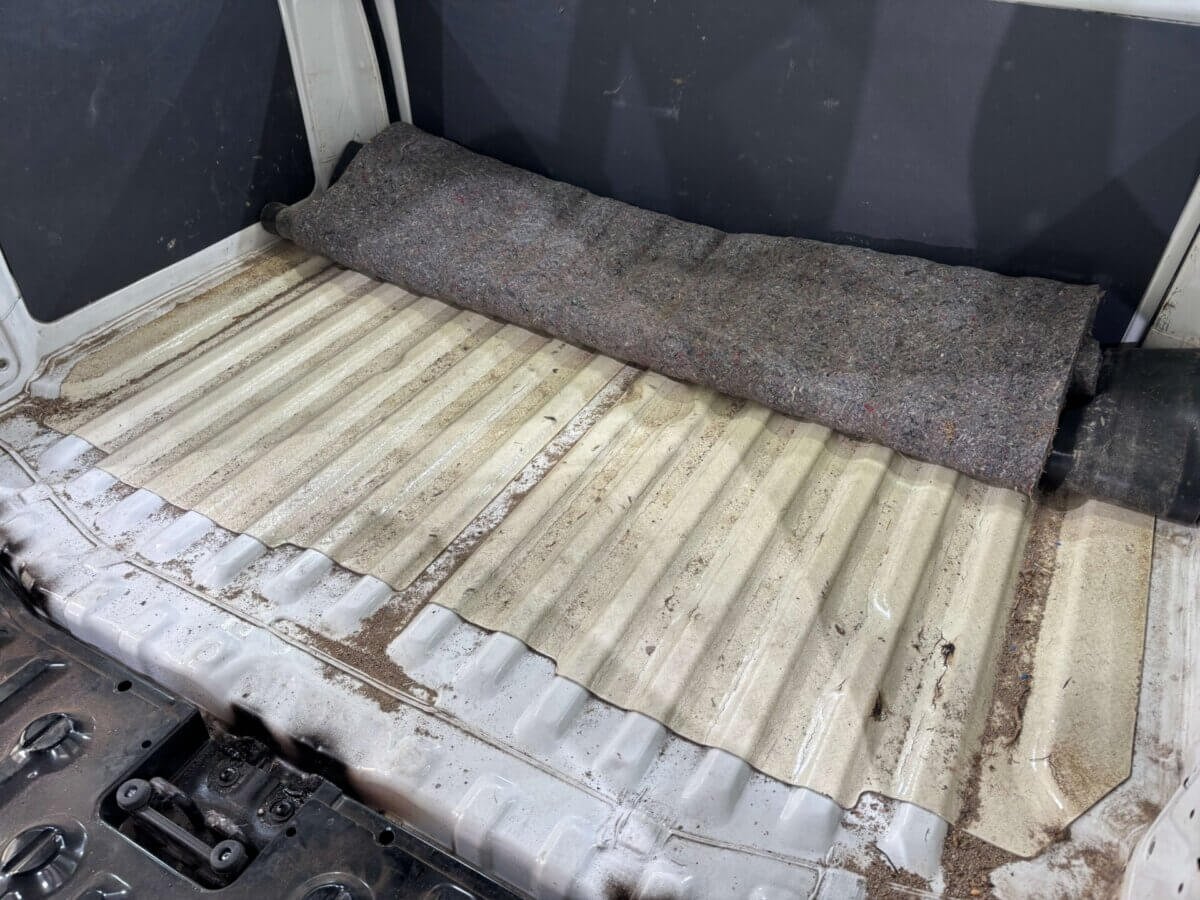 1999 Daihatsu Hijet JDM car for sale — photo 21 of 25