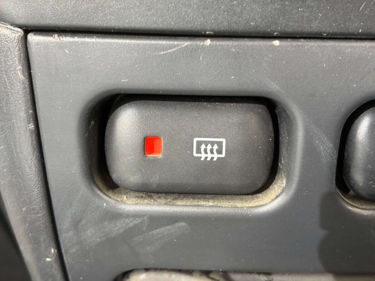1999 Daihatsu Hijet JDM car for sale — photo 13 of 25
