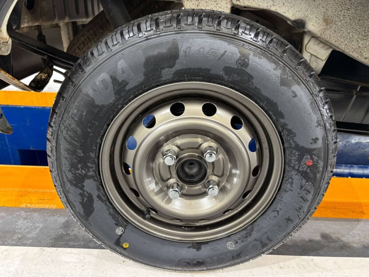 1999 Daihatsu Hijet JDM car for sale — photo 23 of 25
