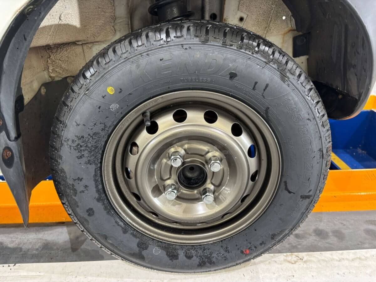 1999 Daihatsu Hijet JDM car for sale — photo 22 of 25
