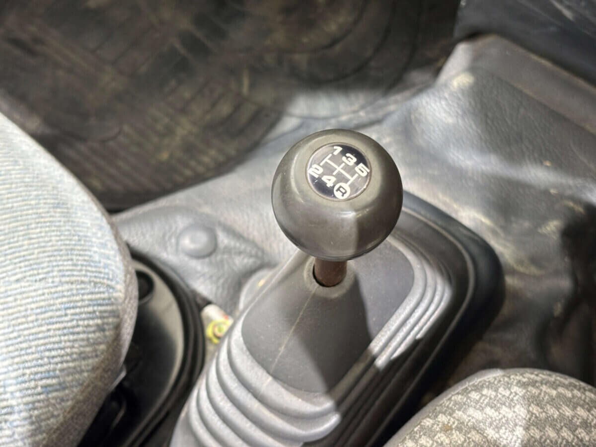 1999 Daihatsu Hijet JDM car for sale — photo 14 of 25