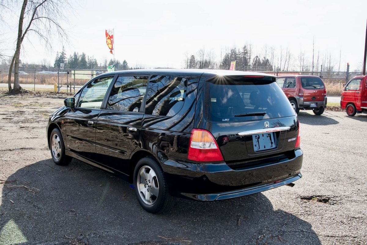 1999 Honda Odyssey JDM car for sale — photo 4 of 9