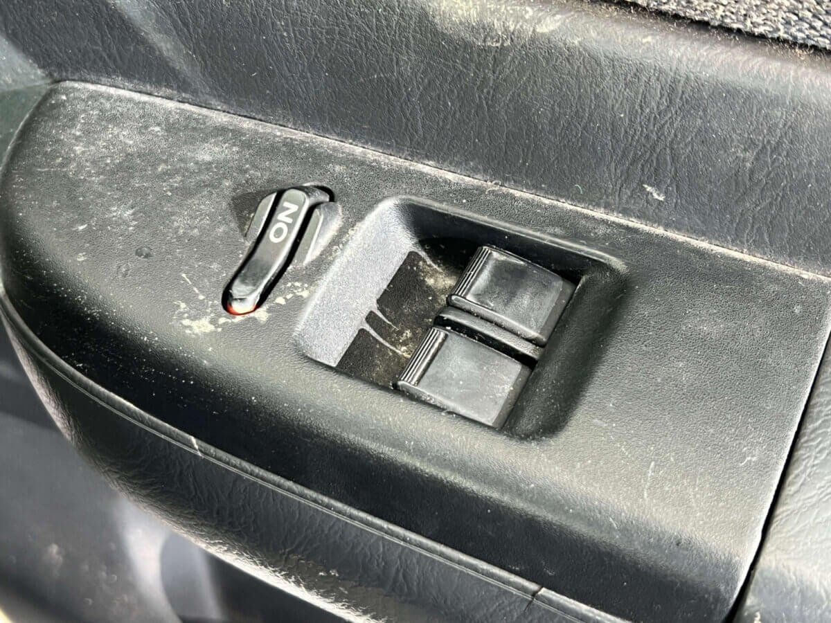 1999 Honda Vamos JDM car for sale — photo 15 of 25