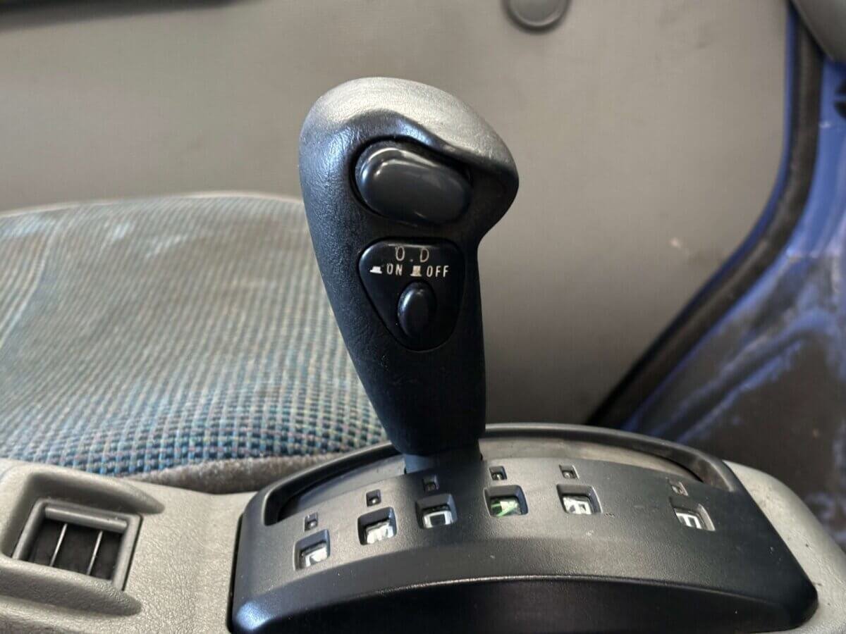 1999 Mitsubishi Minicab JDM car for sale — photo 15 of 25