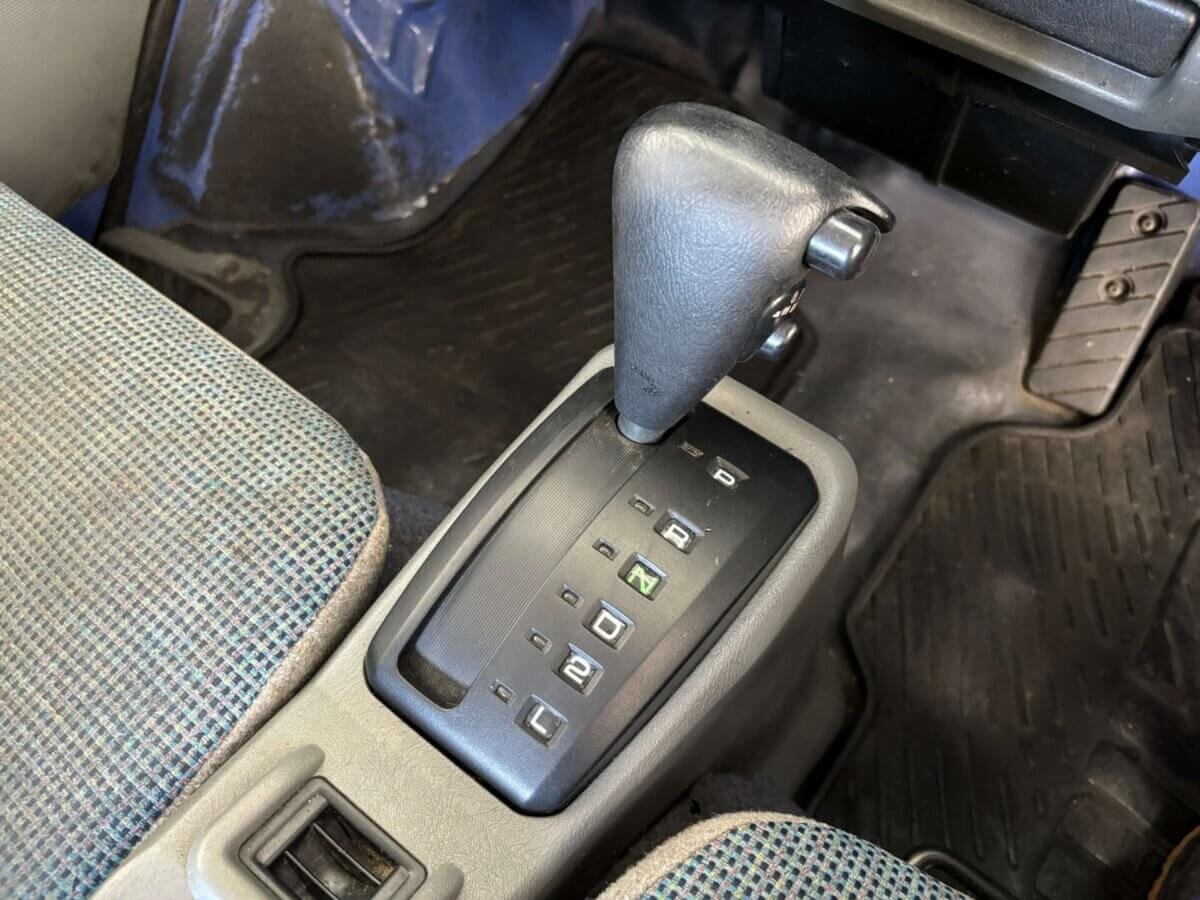 1999 Mitsubishi Minicab JDM car for sale — photo 14 of 25