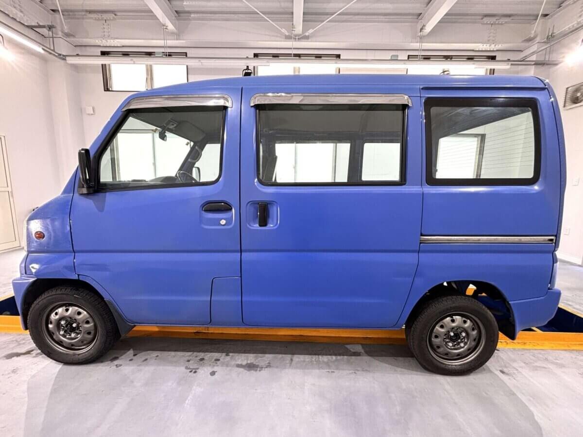 1999 Mitsubishi Minicab JDM car for sale — photo 3 of 25