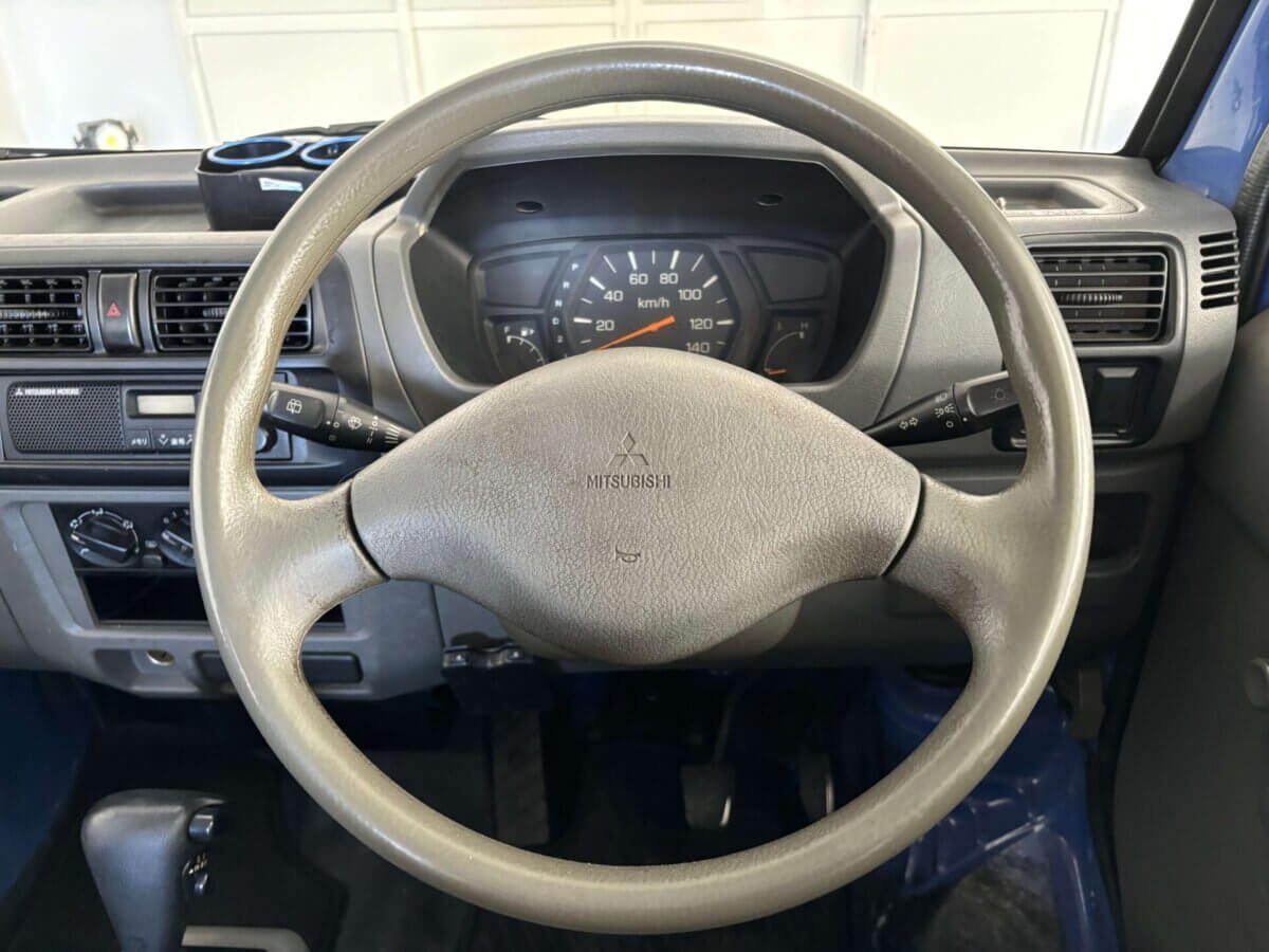 1999 Mitsubishi Minicab JDM car for sale — photo 9 of 25
