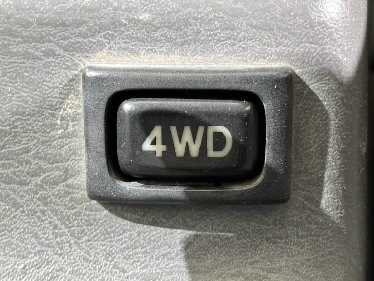 1999 Suzuki Every JDM car for sale — photo 15 of 25