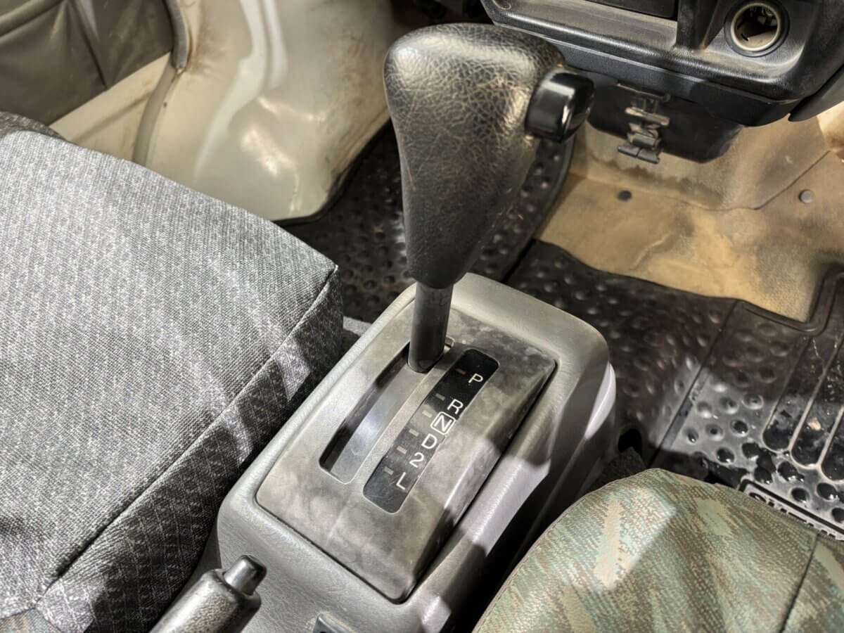 1999 Suzuki Every JDM car for sale — photo 16 of 25