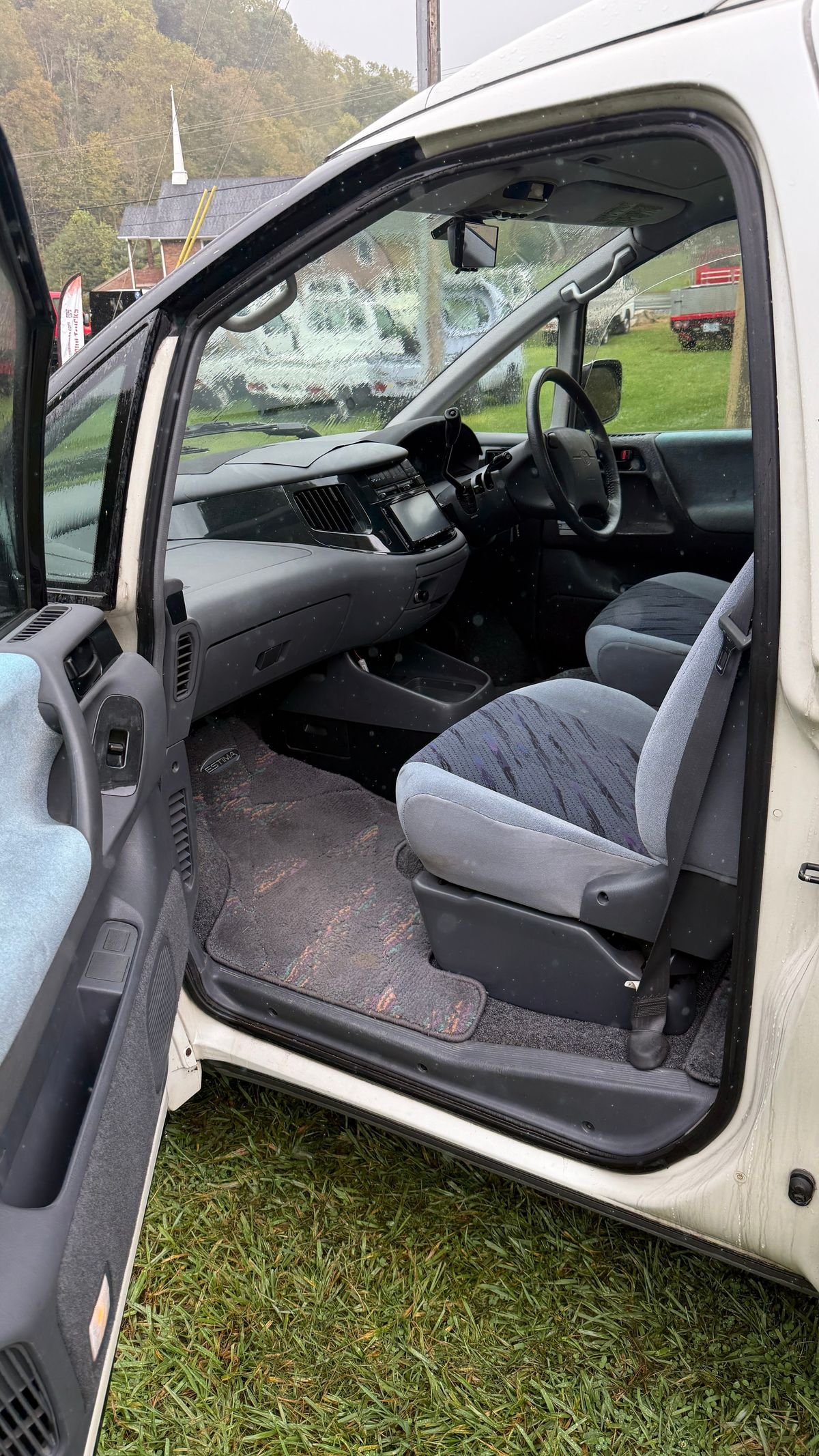 1999 Toyota Estima JDM car for sale — photo 8 of 11