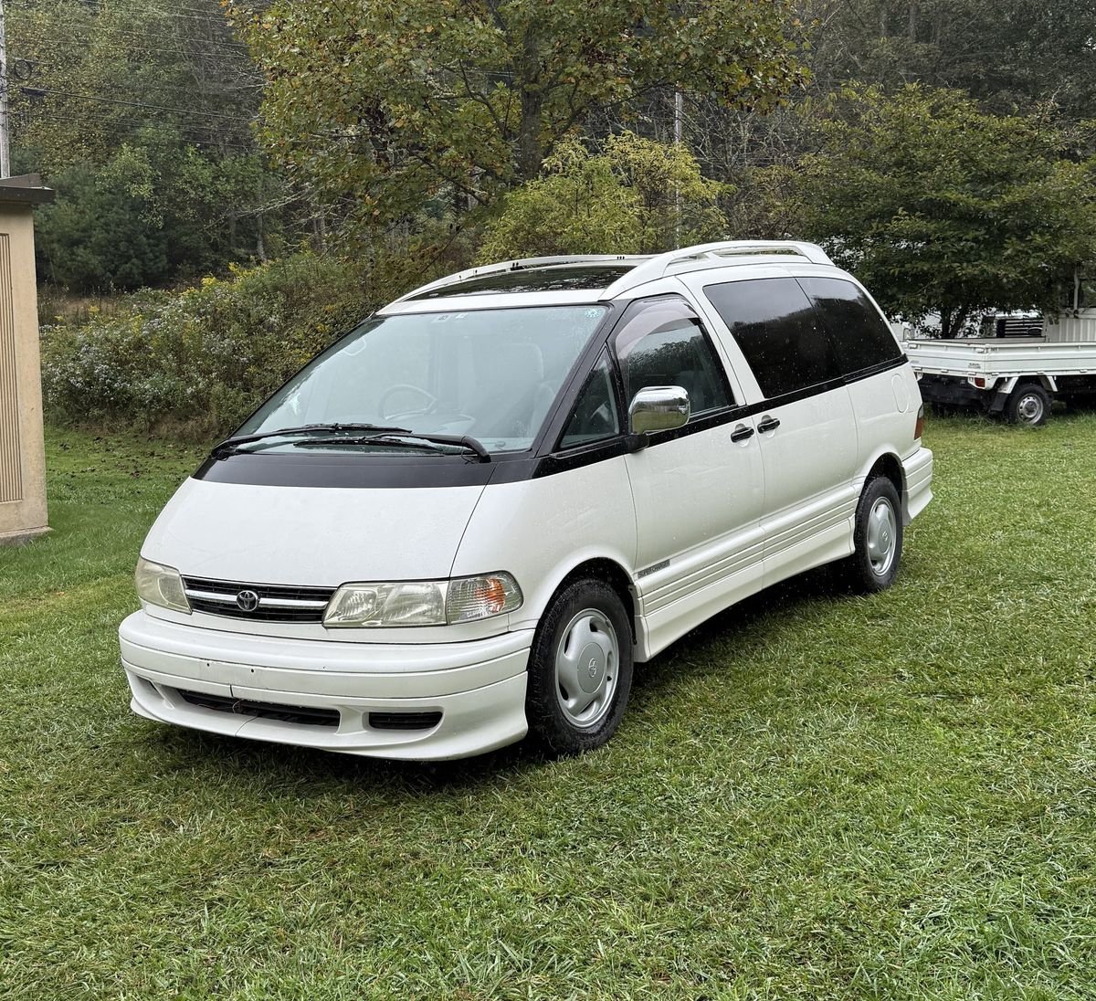 1999 Toyota Estima JDM car for sale — photo 2 of 11