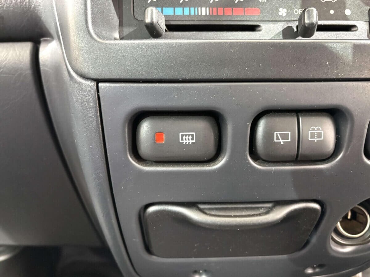 2000 Daihatsu Hijet JDM car for sale — photo 16 of 25