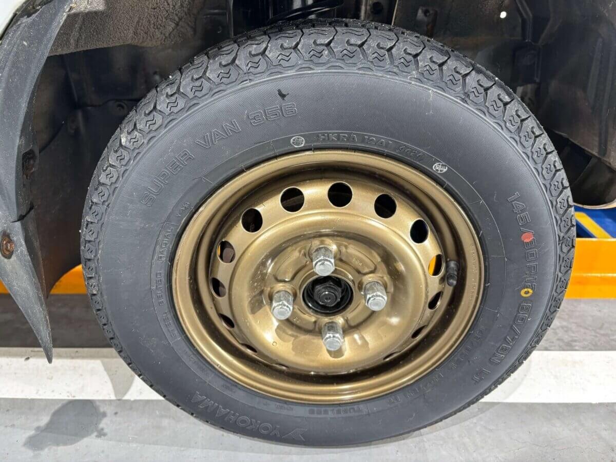 2000 Daihatsu Hijet JDM car for sale — photo 23 of 25