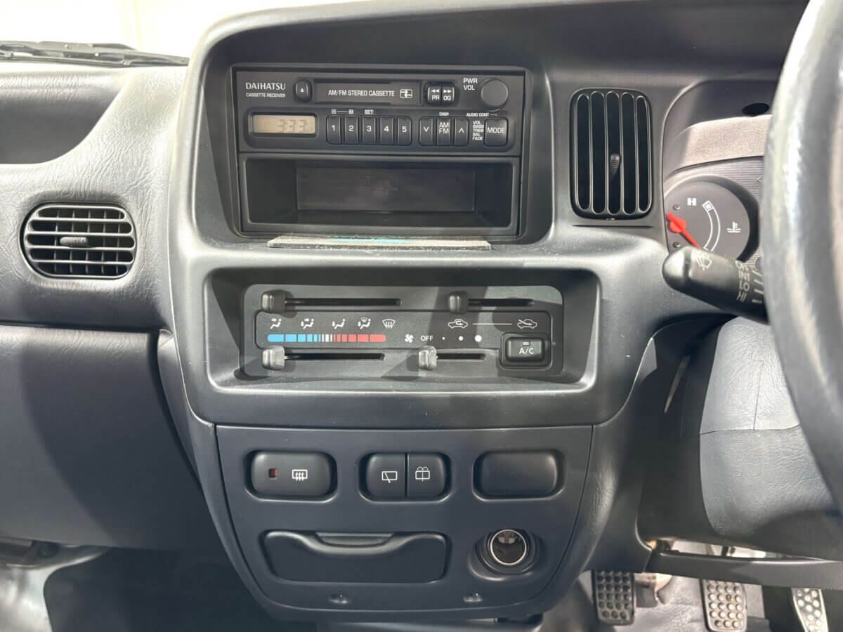 2000 Daihatsu Hijet JDM car for sale — photo 12 of 25