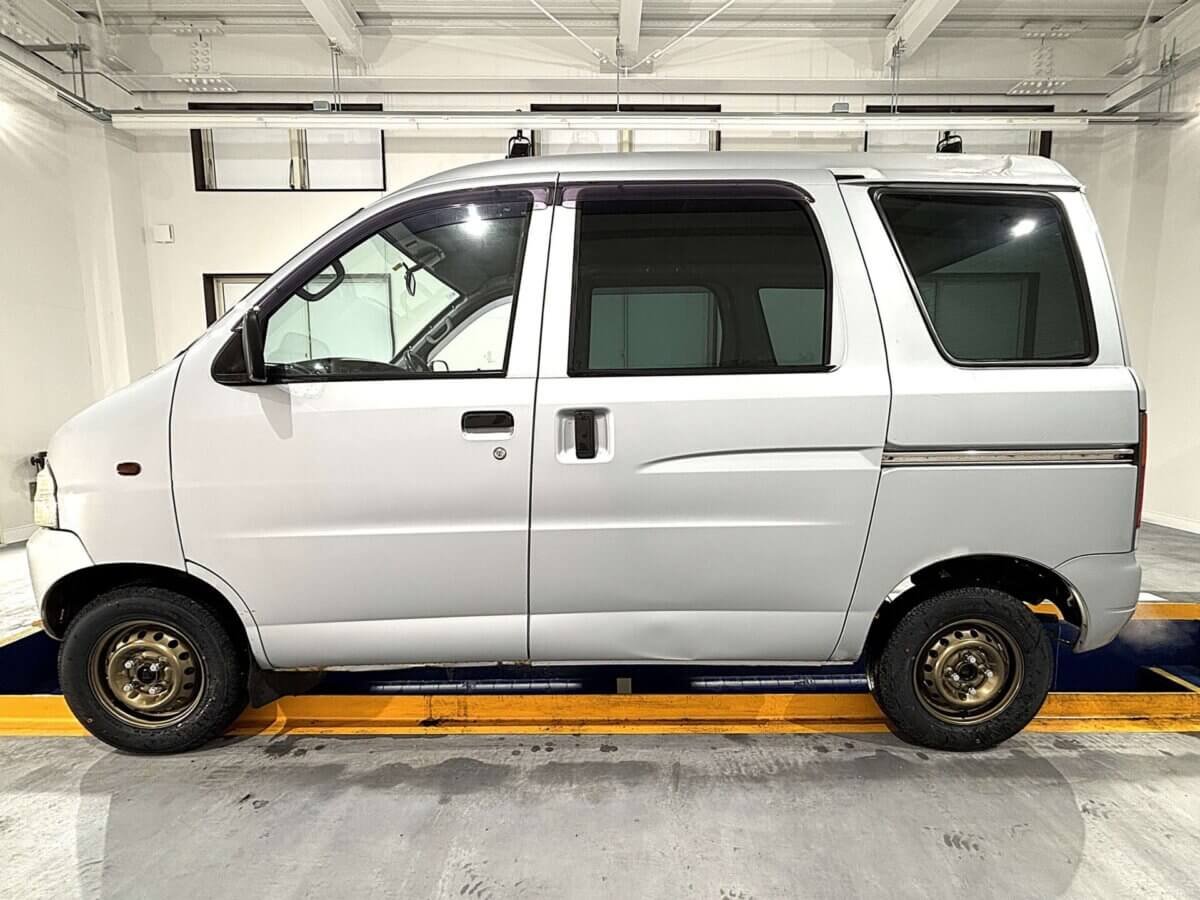 2000 Daihatsu Hijet JDM car for sale — photo 3 of 25