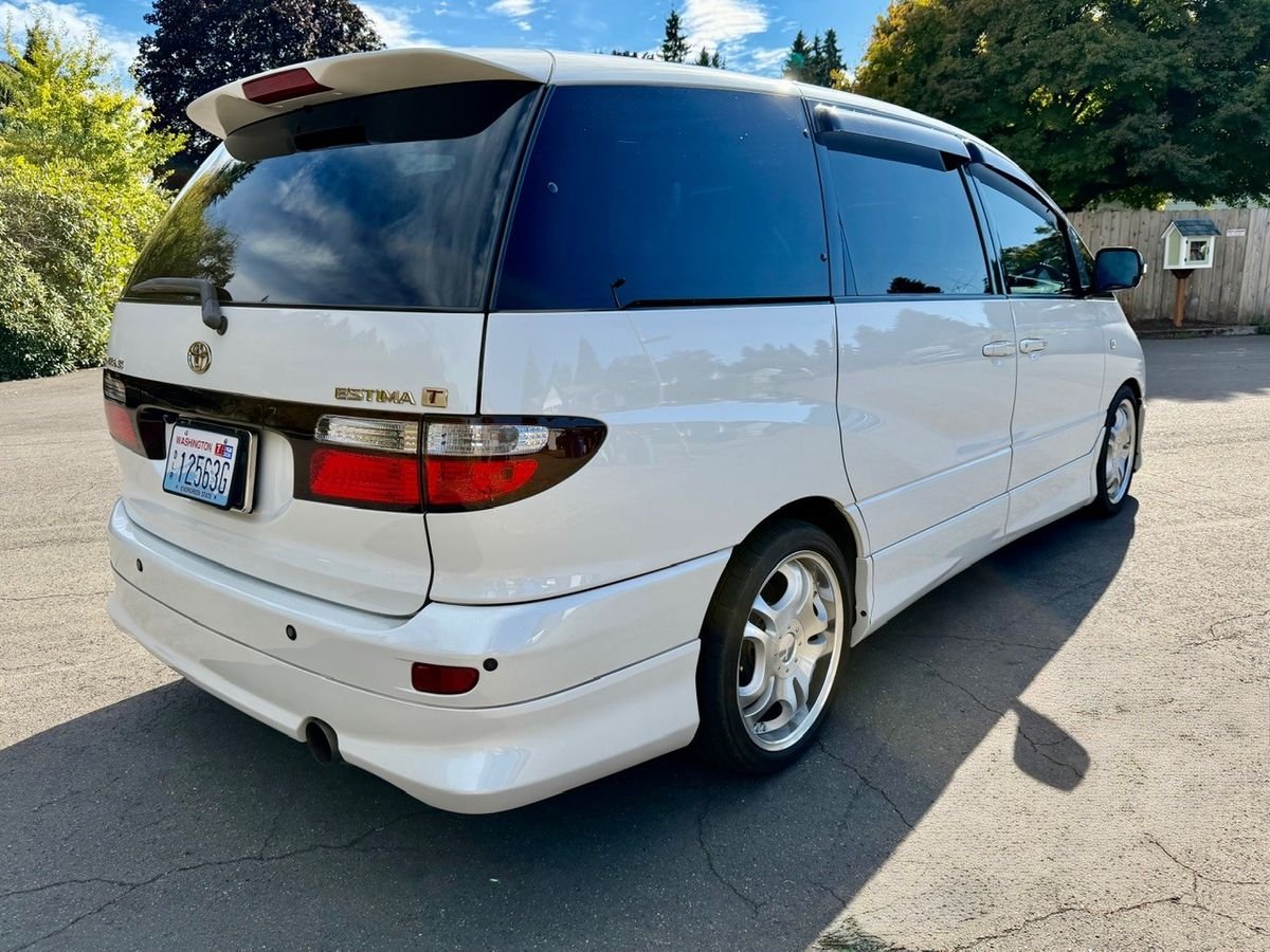 2000 Toyota Estima JDM car for sale — photo 7 of 9