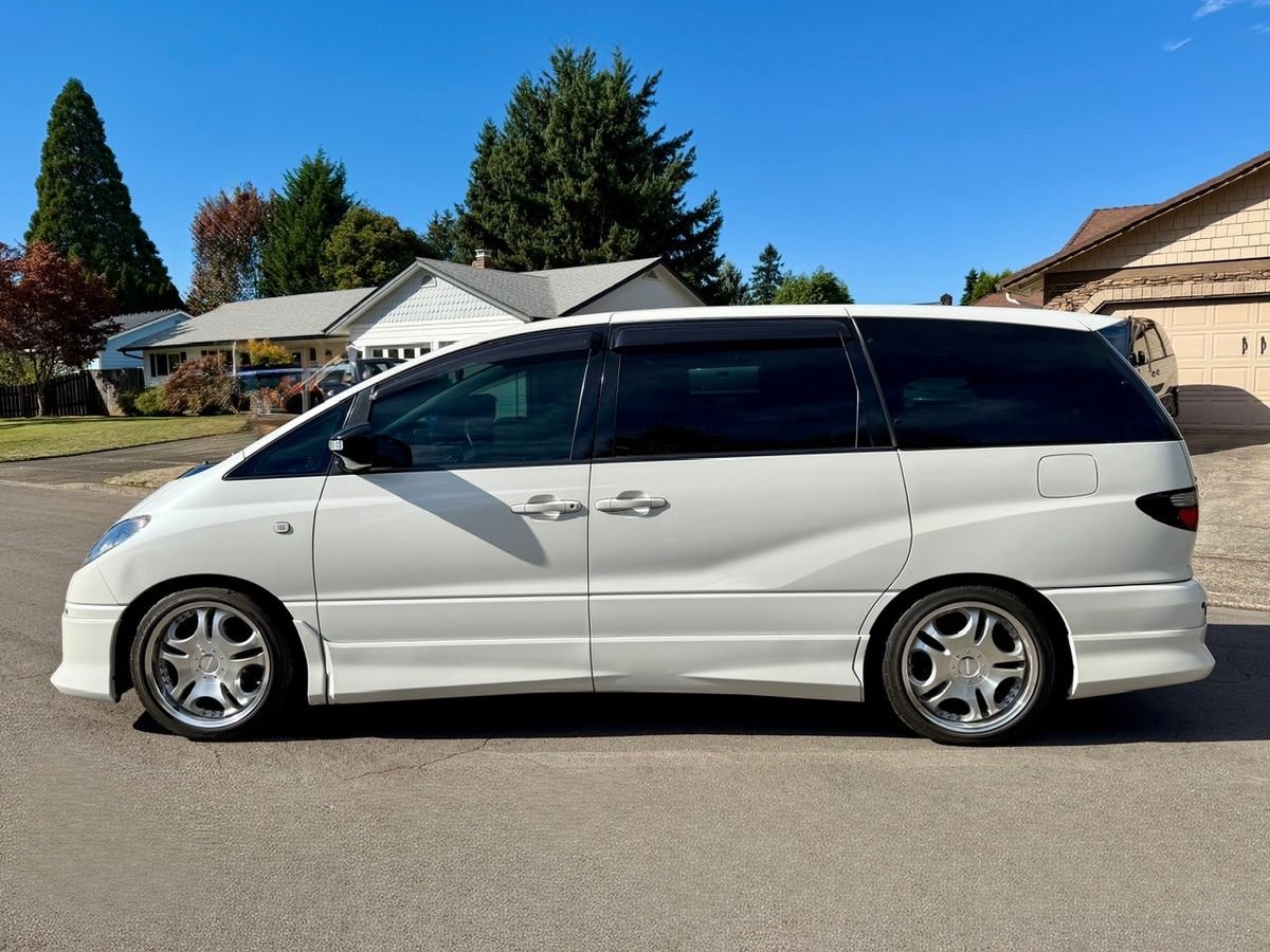 2000 Toyota Estima JDM car for sale — photo 4 of 9