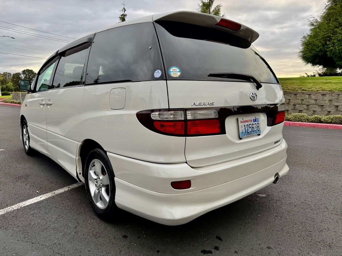 2000 Toyota Estima JDM car for sale — photo 5 of 9