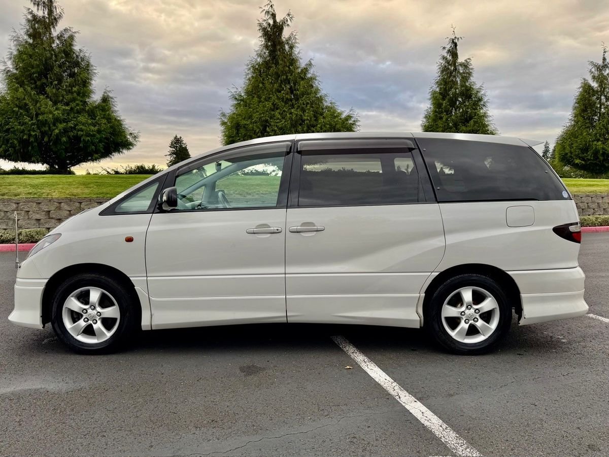 2000 Toyota Estima JDM car for sale — photo 4 of 9