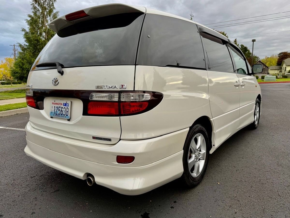2000 Toyota Estima JDM car for sale — photo 7 of 9