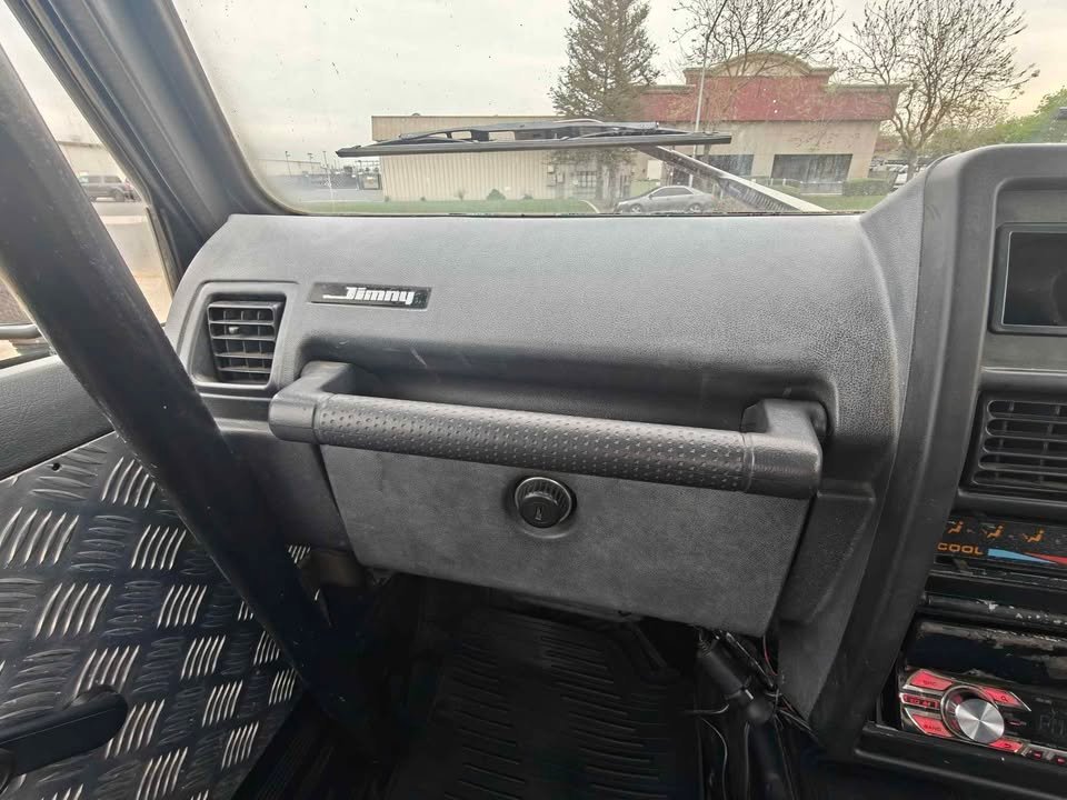 1991 Suzuki Jimny JDM car for sale — photo 10 of 16