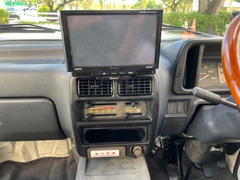 1992 Daihatsu Hijet JDM car for sale — photo 15 of 15