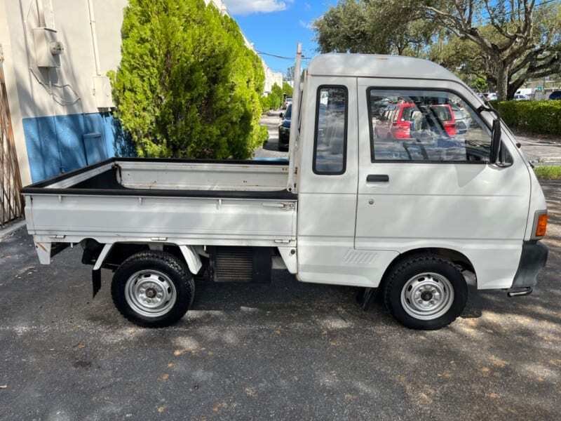 1992 Daihatsu Hijet JDM car for sale — photo 10 of 15