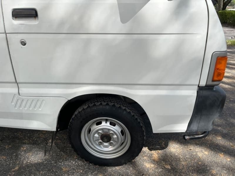 1992 Daihatsu Hijet JDM car for sale — photo 9 of 15
