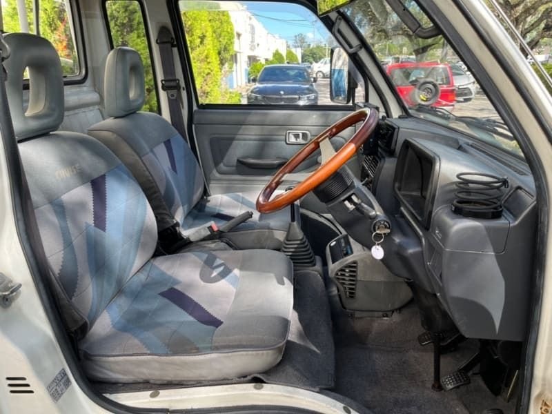1992 Daihatsu Hijet JDM car for sale — photo 12 of 15
