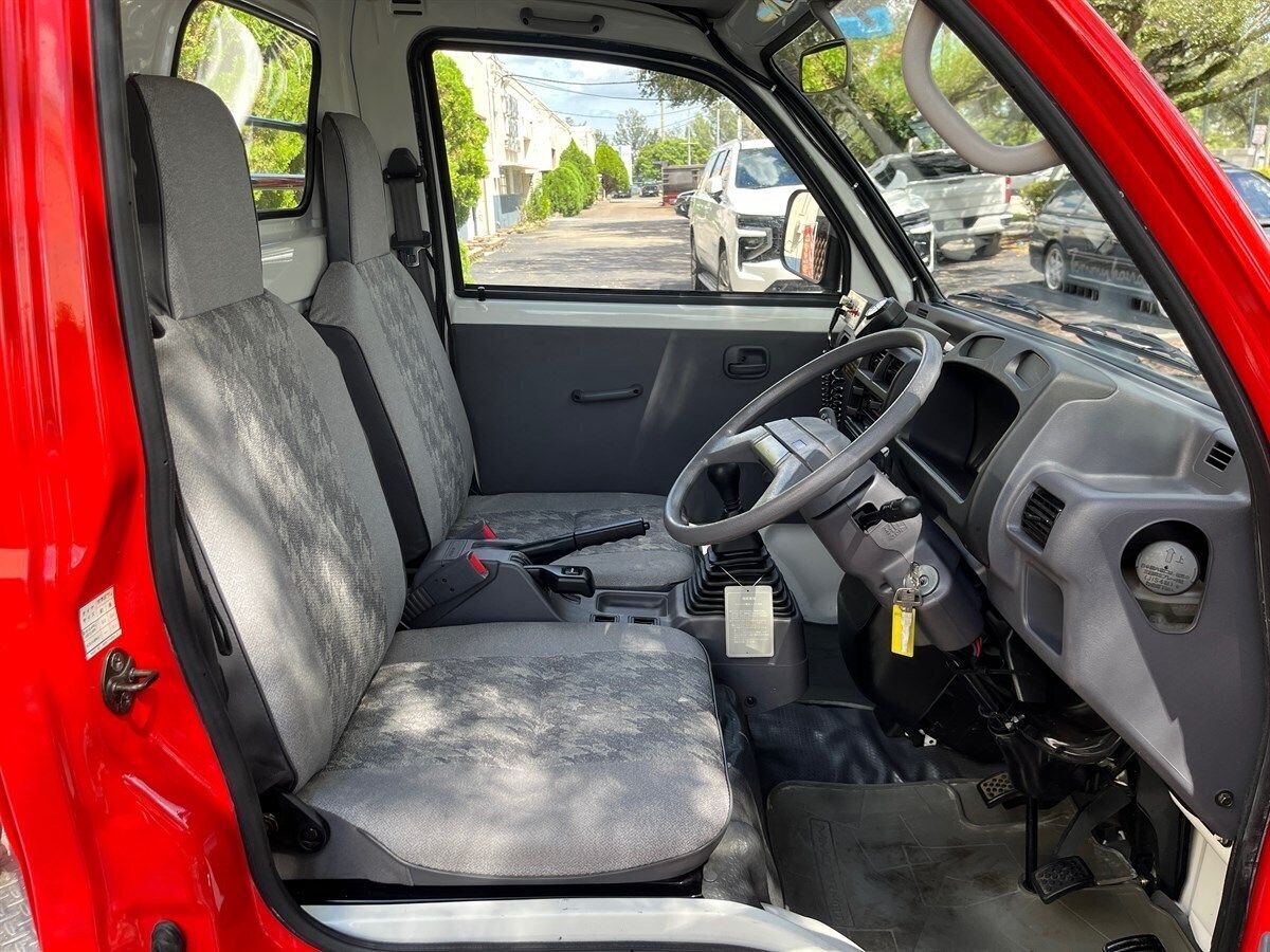 1995 Mitsubishi Minicab JDM car for sale — photo 11 of 18