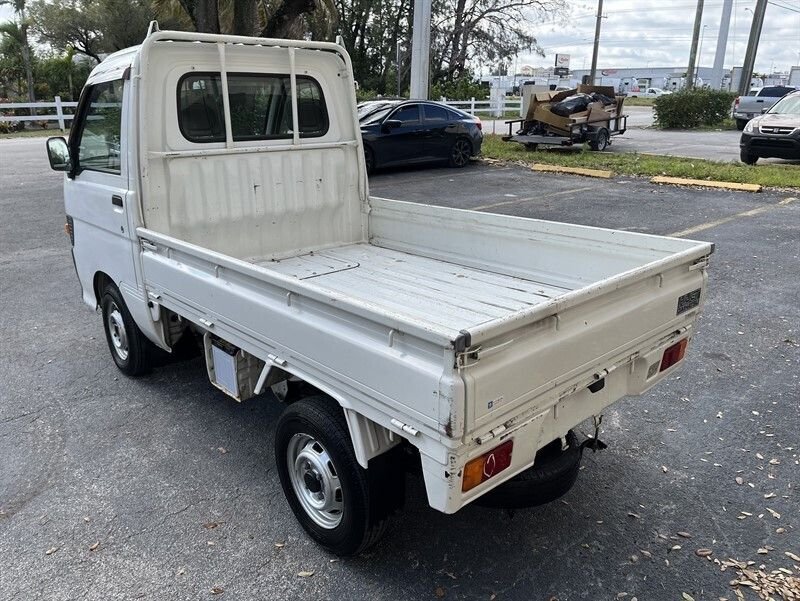 1996 Daihatsu Hijet JDM car for sale — photo 5 of 16