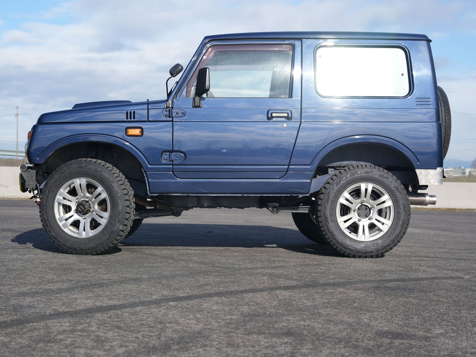 1996 Suzuki Jimny JDM car for sale — photo 2 of 18