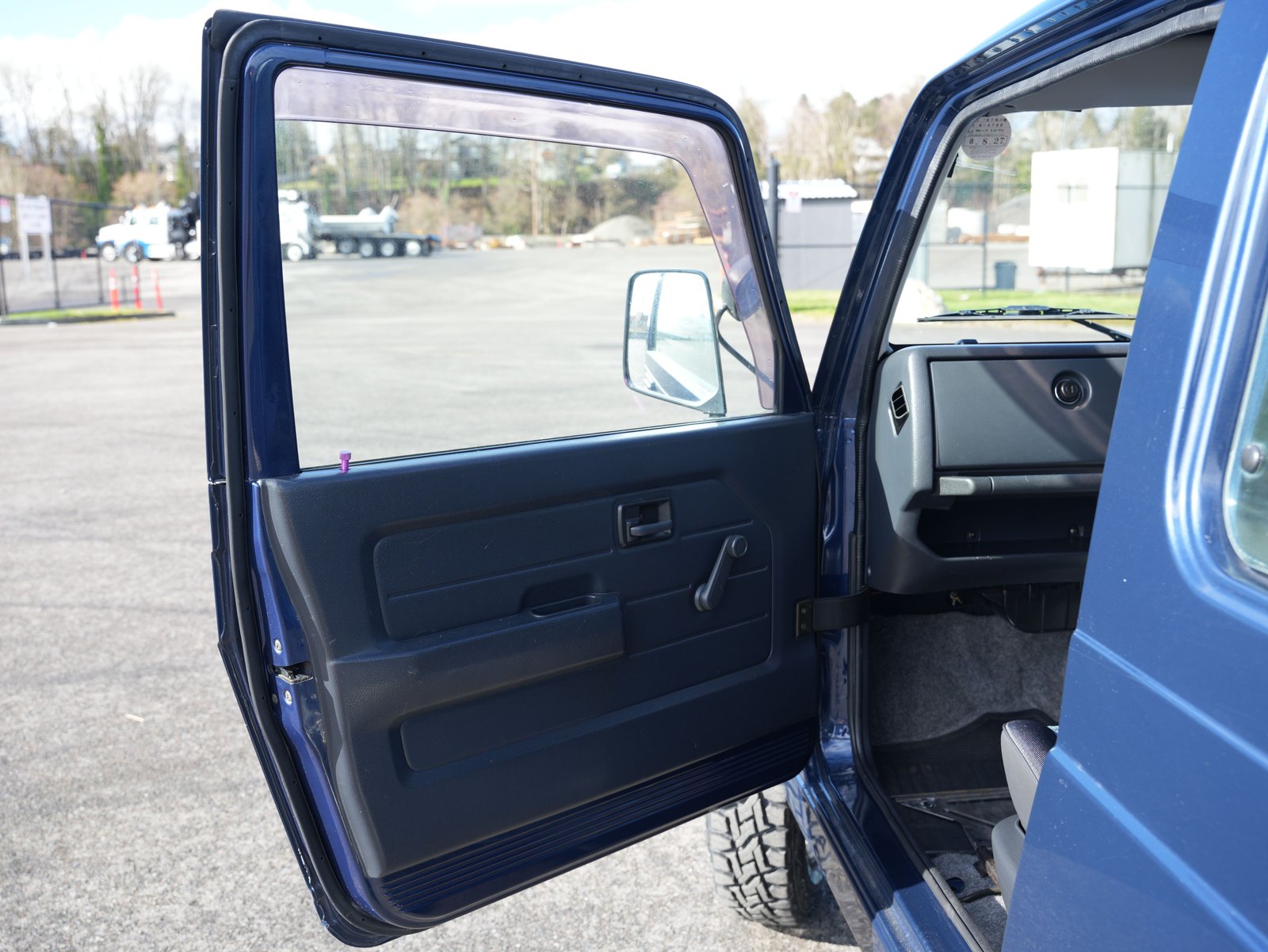 1996 Suzuki Jimny JDM car for sale — photo 11 of 18