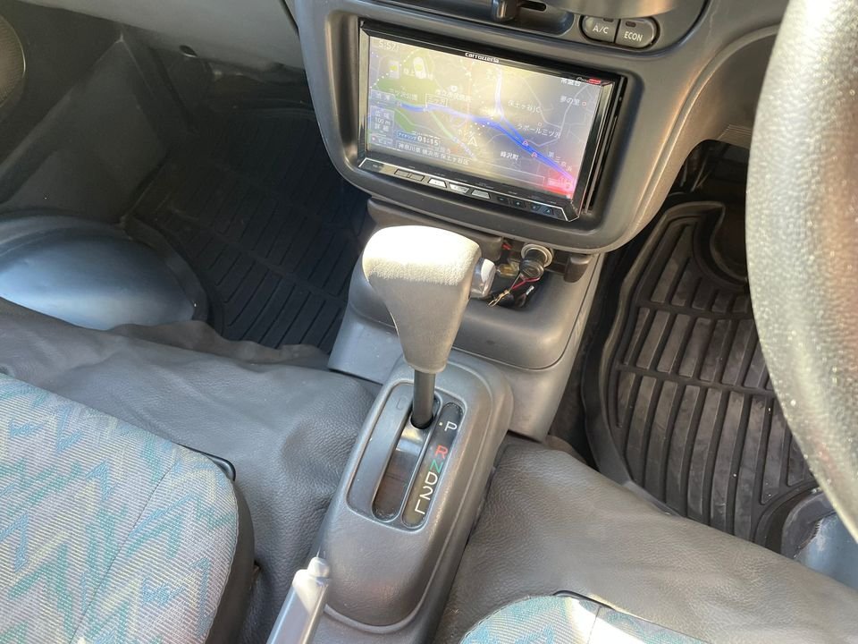 1997 Daihatsu Hijet JDM car for sale — photo 13 of 17