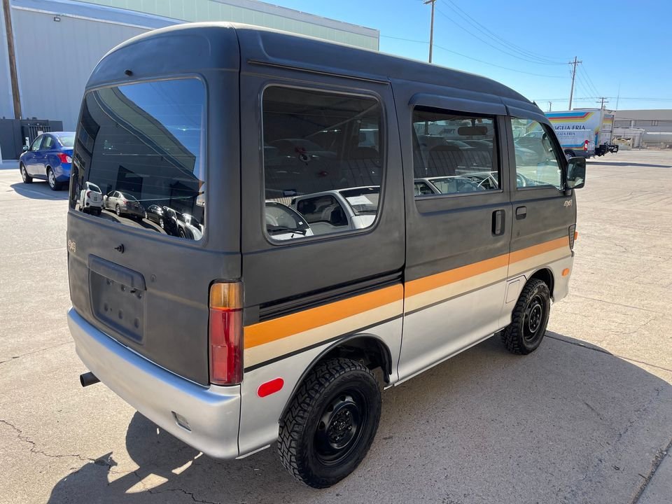 1997 Daihatsu Hijet JDM car for sale — photo 4 of 17