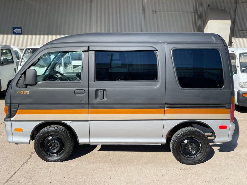 1997 Daihatsu Hijet JDM car for sale — photo 7 of 17