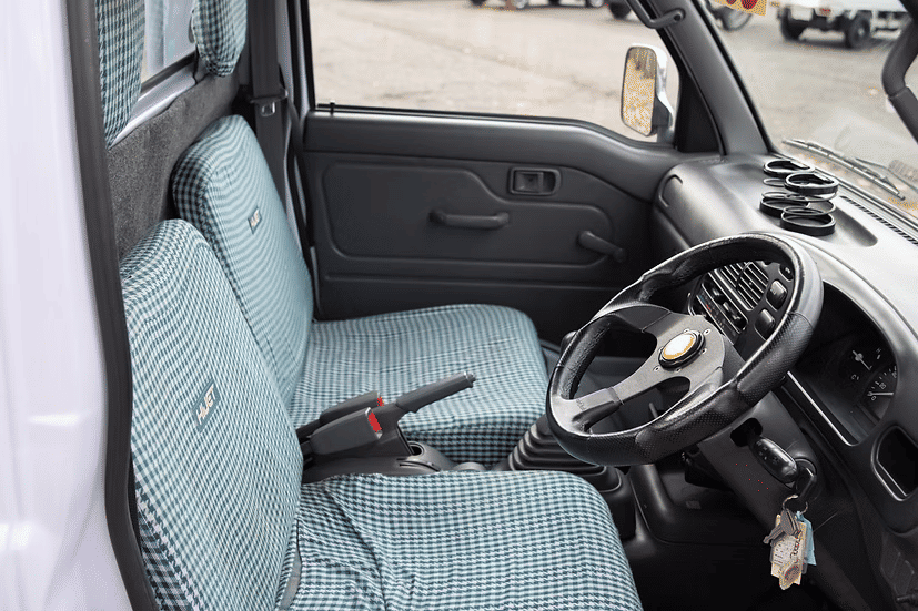 1997 Daihatsu Hijet JDM car for sale — photo 2 of 15
