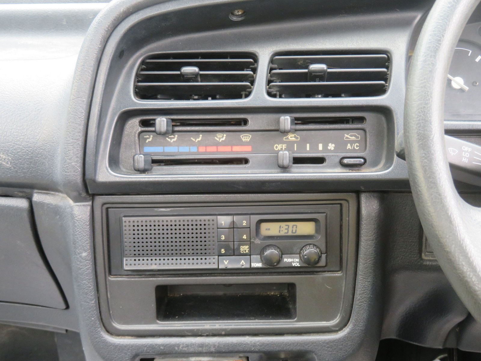 1997 Suzuki Carry JDM car for sale — photo 18 of 25