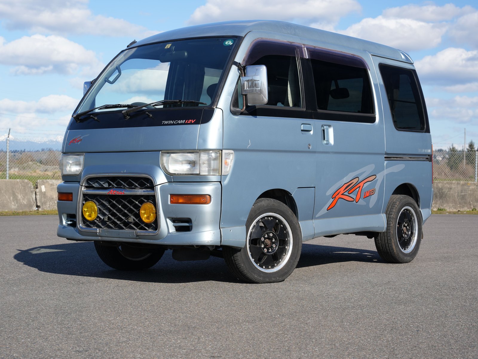 1998 Daihatsu Atrai JDM car for sale — photo 5 of 25