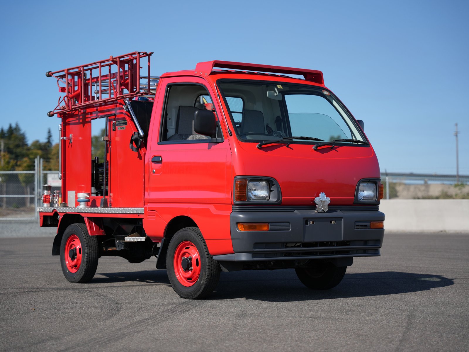 1998 Mitsubishi Minicab JDM car for sale — photo 2 of 25