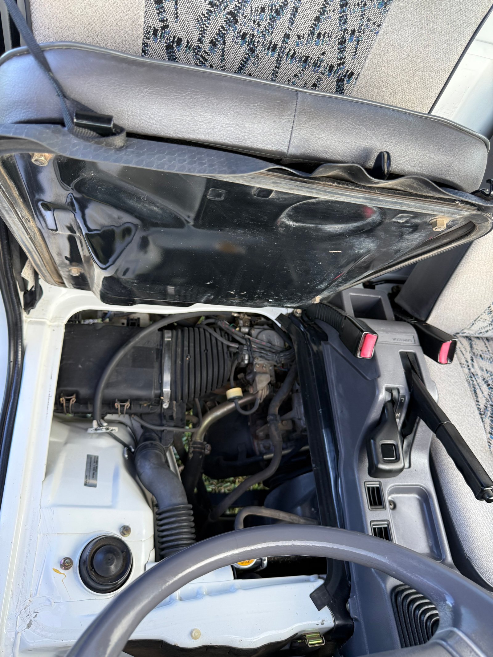 1998 Mitsubishi Minicab JDM car for sale — photo 24 of 25