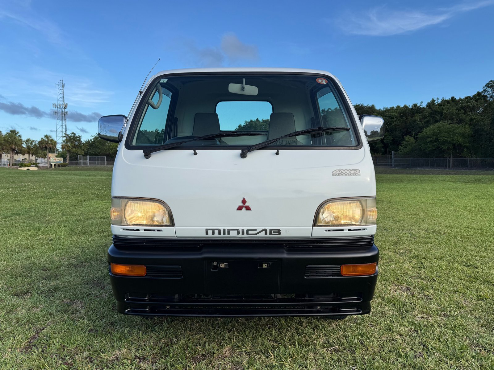 1998 Mitsubishi Minicab JDM car for sale — photo 3 of 25
