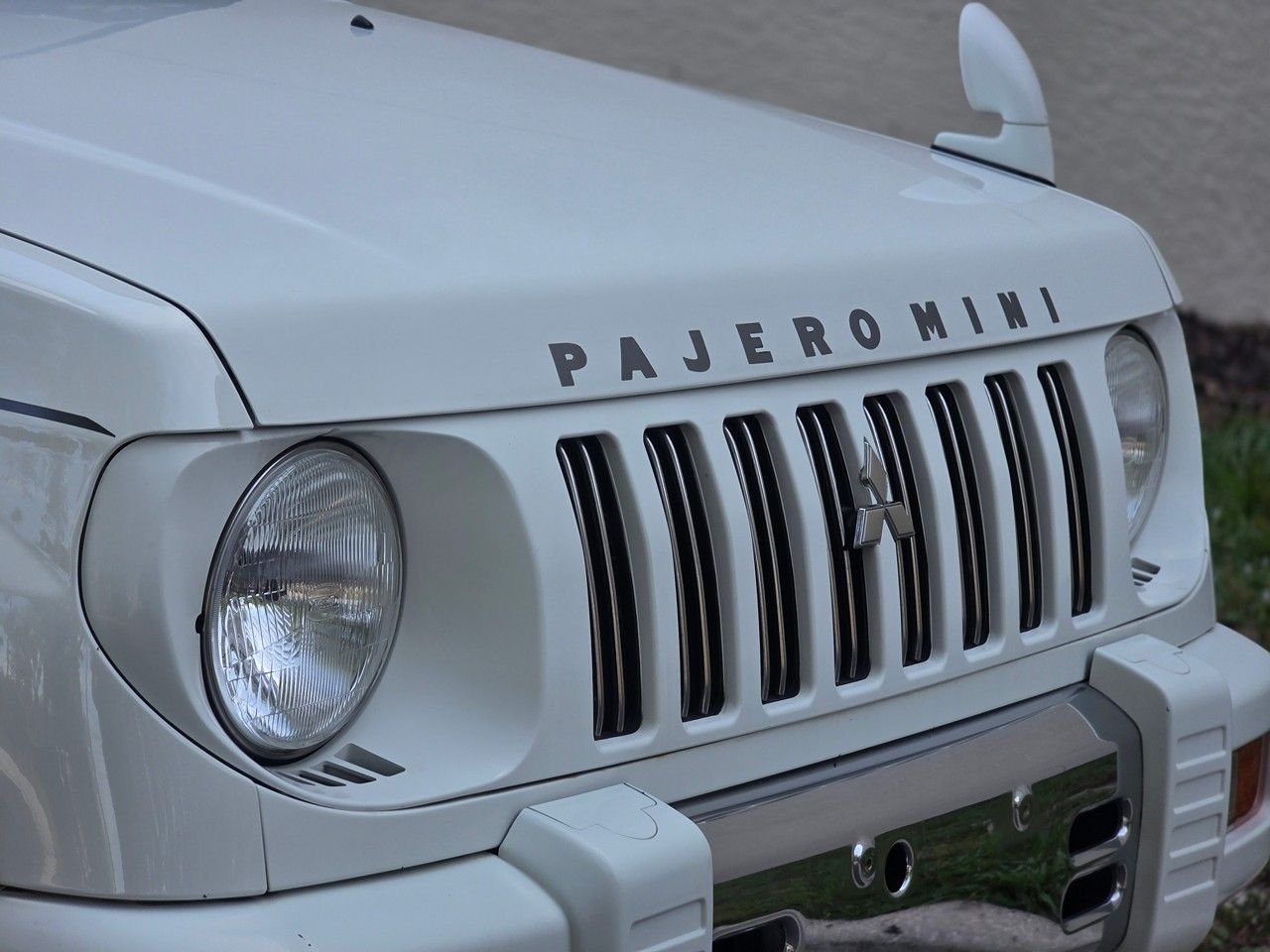 1998 Mitsubishi Pajero JDM car for sale — photo 7 of 25