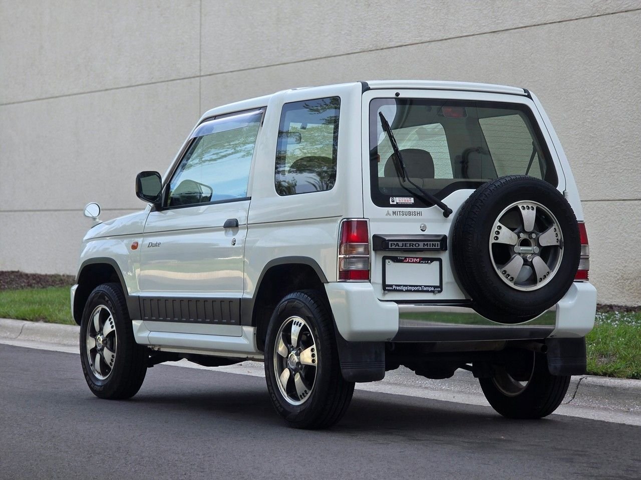 1998 Mitsubishi Pajero JDM car for sale — photo 9 of 25