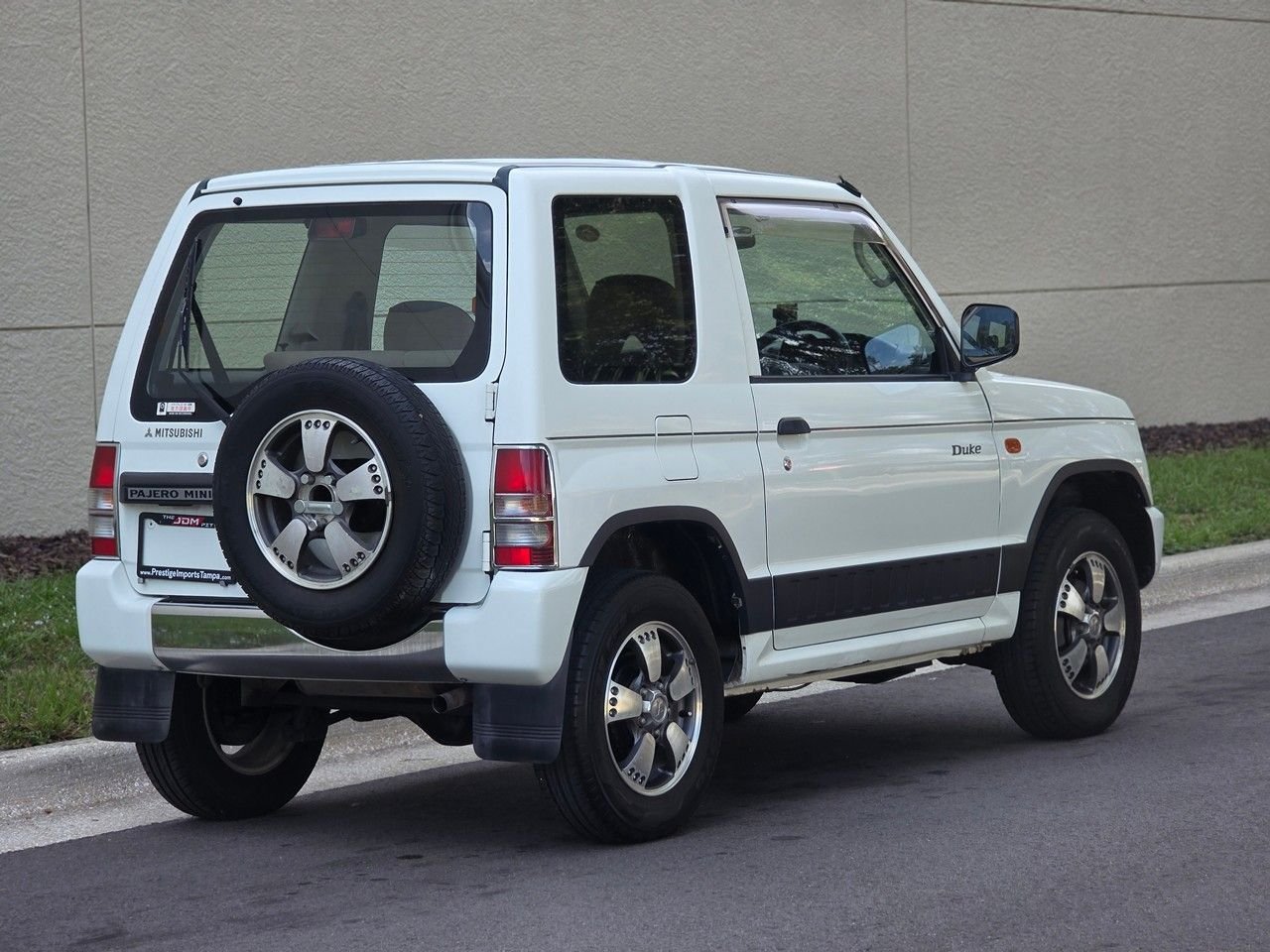 1998 Mitsubishi Pajero JDM car for sale — photo 5 of 25